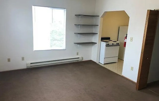 Studio, 1 bath, $950, Unit 7A