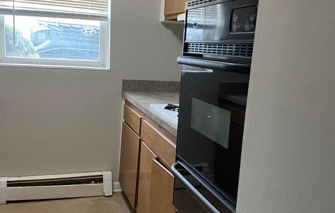 2 beds, 1.5 baths, 850 sqft, $1,795, Unit A03