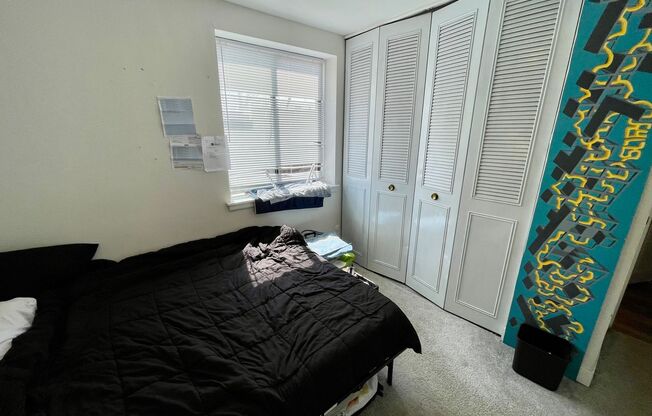 2 beds, 1 bath, $1,295, Unit 302