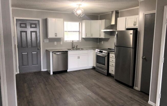 2 beds, 1 bath, $995