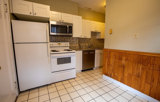 153 STRATHMORE RD