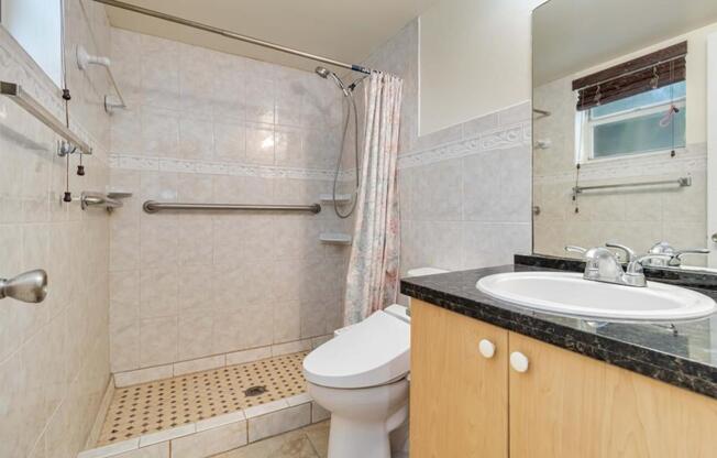 2 beds, 2 baths, 932 sqft, $2,100