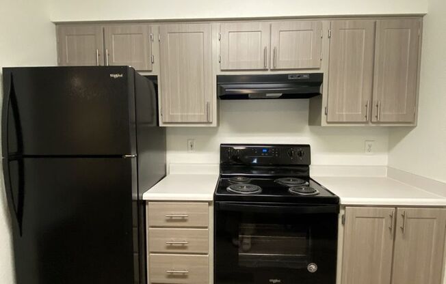 3 beds, 2 baths, 1,086 sqft, $2,011, Unit P-167