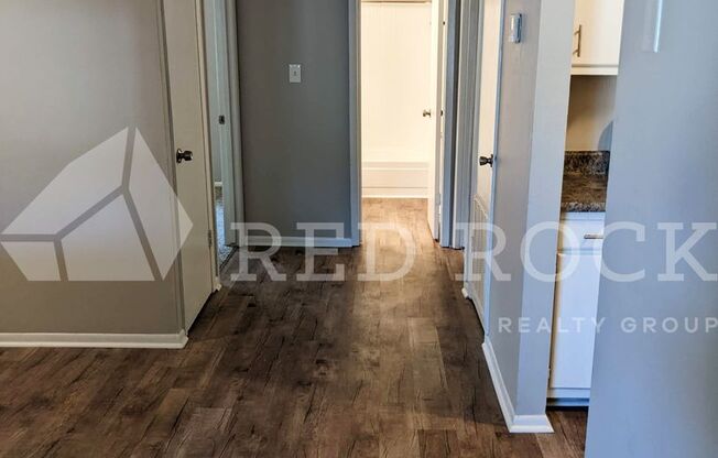 2 beds, 1 bath, 950 sqft, $825, Unit R226