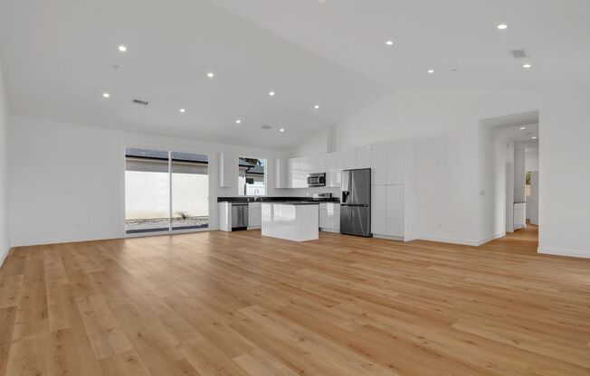 Modern 5-Bedroom 5 bath Home for Lease in Winnetka, CA