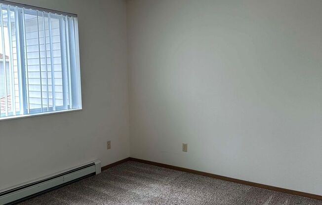 3 beds, 2 baths, 1,008 sqft, $1,250, Unit 1736-309