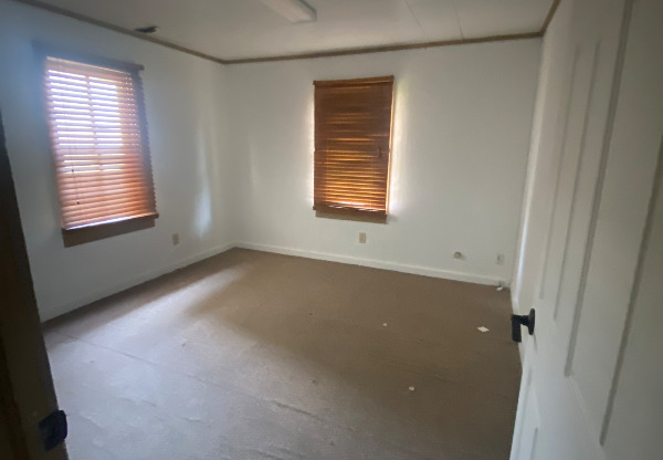 1115 HUGH WALLIS RD
