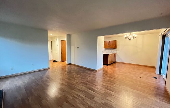 2 beds, 1.5 baths, $2,095, Unit #20689