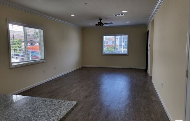 2758 W 12 ST