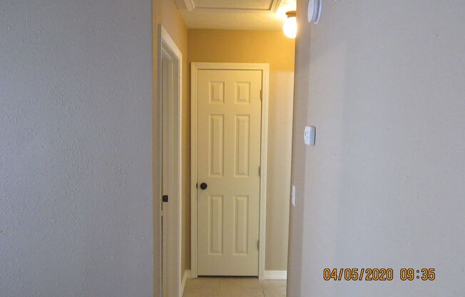 2 beds, 1 bath, 800 sqft, $995, Unit Unit F