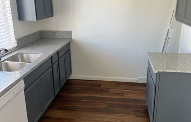 2 beds, 1 bath, $1,725