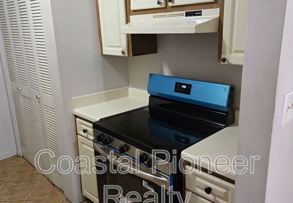 7511 PITCH PINE CIR