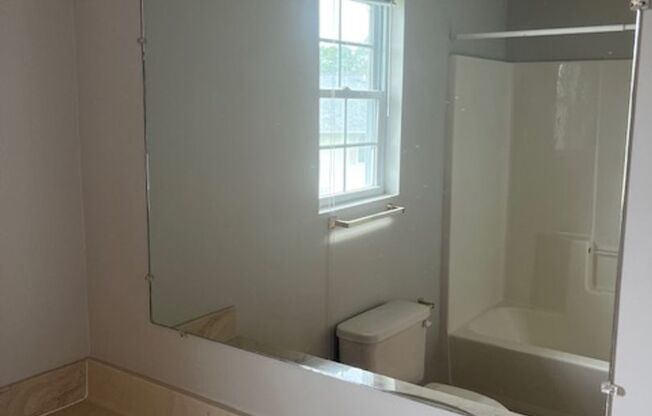 3 beds, 2.5 baths, 1,350 sqft, $1,400, Unit 1454 West Rockcrest Drive