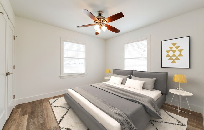 2018 Remodeled 3 bed / 2 bath - wood / tile floors, fenced yard. Hyde Park / Downtown