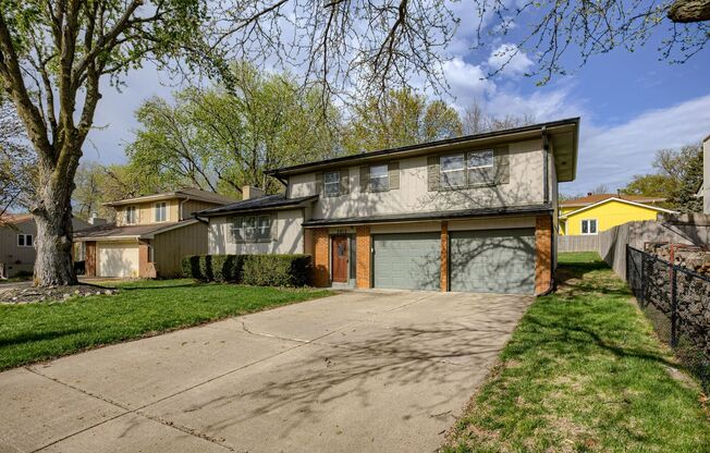 Stylishly Updated 3-Bedroom In Prime Location!!