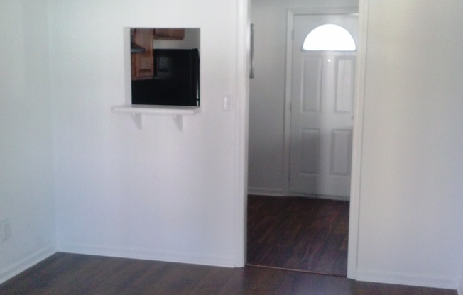 2 beds, 1 bath, 900 sqft, $875, Unit 1