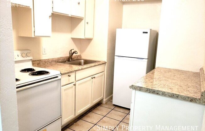 2535 W Highland Ave