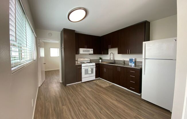 El Camino Grove Apartment Homes