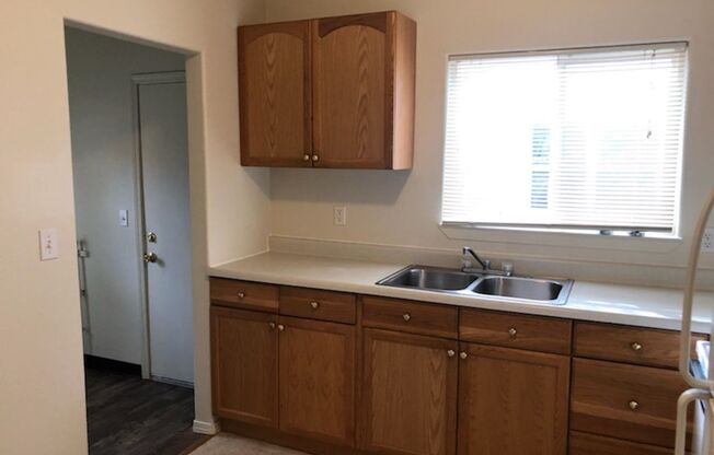 2 beds, 1 bath, $1,199