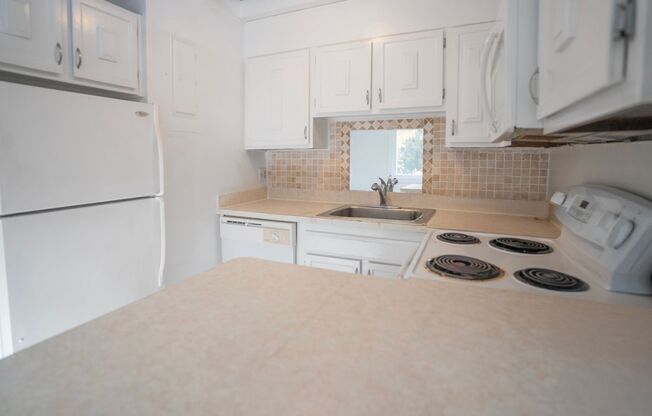 1 bed, 1 bath, 775 sqft, $2,150, Unit 24-6