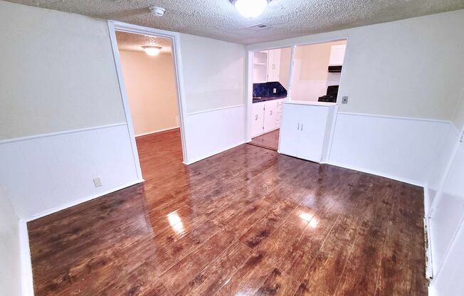 2 beds, 1 bath, $900