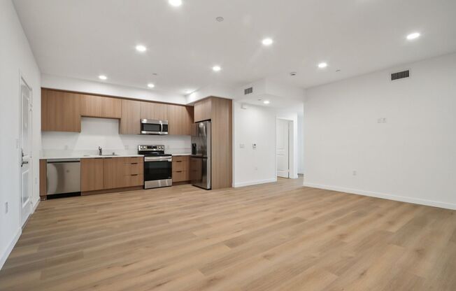 2 beds, 2 baths, 1,100 sqft, $2,899, Unit 506