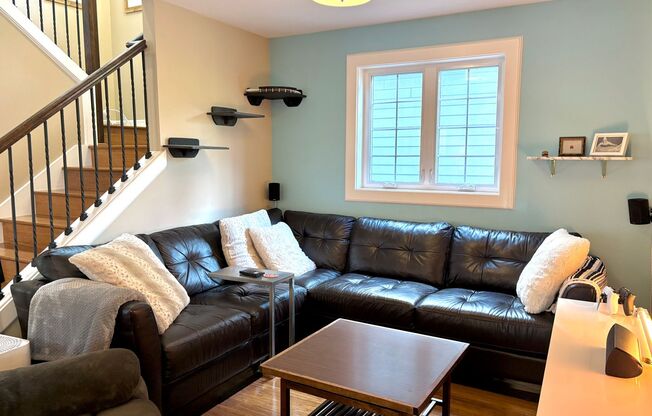 Charming Portsmouth Neighborhood 2 Story Home with Fully Fenced Yard
