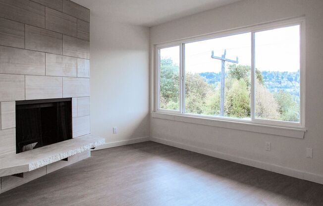 Spacious 3 Bed, 1 Bath Urban Oasis with In-Unit Washer/Dryer – Newly Remodeled with Modern Elegance for Your Perfect City Living! - Sign a Lease by Nov 20 and Get 2 weeks Free Rent!