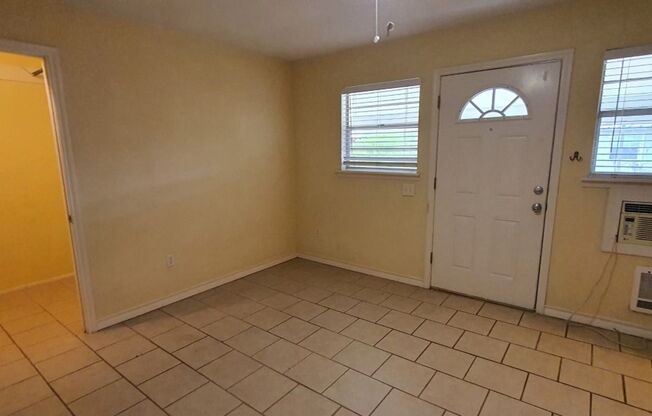 16 E Avenue G