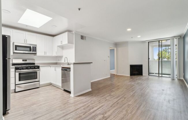 1 bed, 1 bath, 800 sqft, $2,698, Unit 103