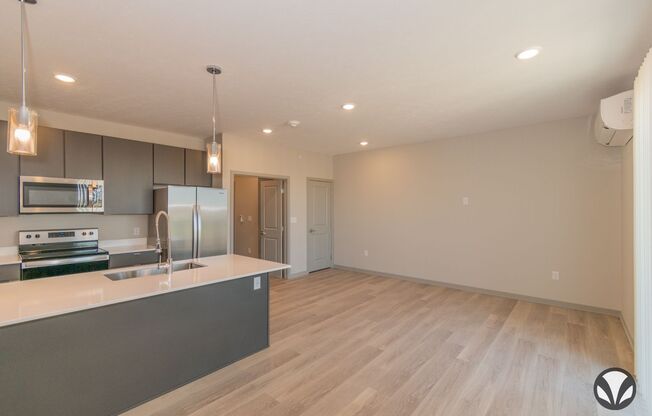 1 bed, 1 bath, 575 sqft, $999, Unit YH-4009