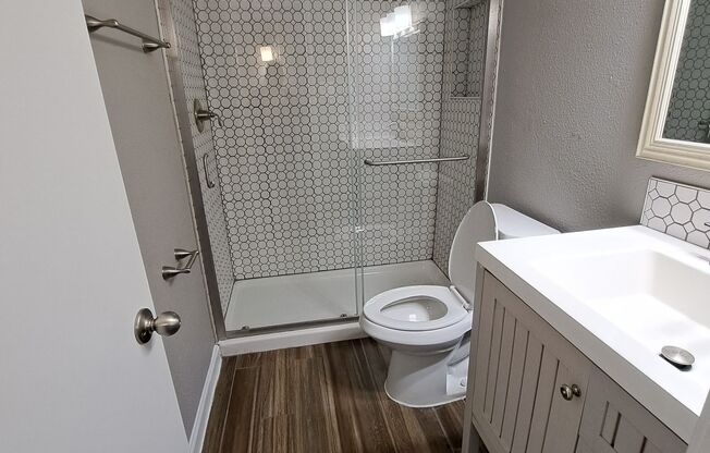 1 bed, 1 bath, 670 sqft, $976, Unit 2633