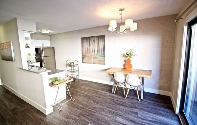 2 beds, 1 bath, 803 sqft, $1,395, Unit 4912-03