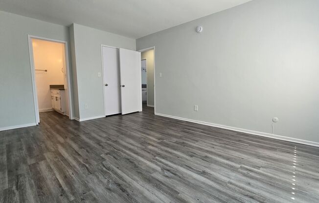 2 beds, 2 baths, 1,100 sqft, $2,398, Unit 201