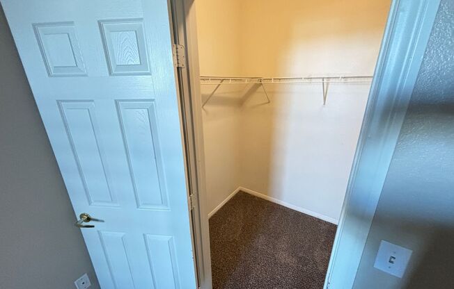 2 beds, 2 baths, $1,295, Unit UNIT 2080