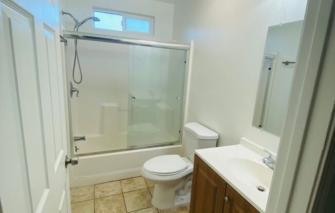 3 beds, 2 baths, 1,235 sqft, $2,720, Unit 1336 Peach Avenue Unit B