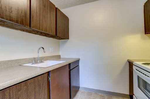 Studio, 1 bath, 485 sqft, $1,095, Unit 63