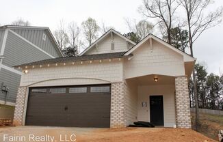 3994 Valley Manor
