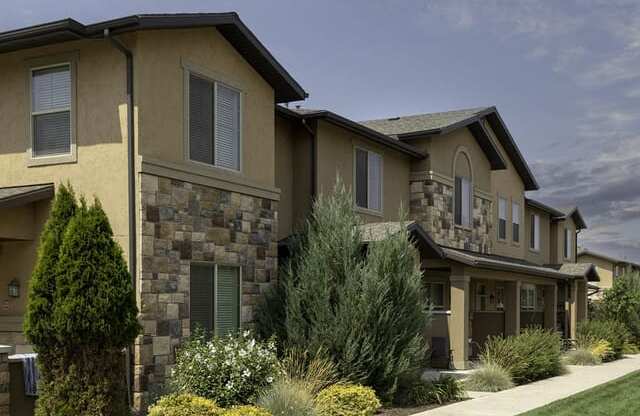 Green Space Walking Trails at Four Seasons Apartments & Townhomes, North Logan, UT, 84341