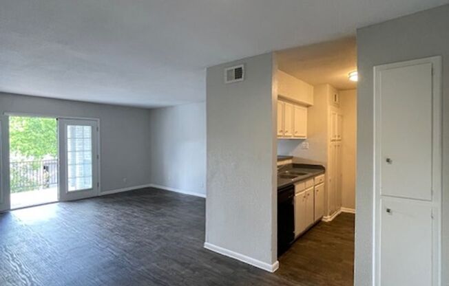 2 beds, 2 baths, 931 sqft, $1,195, Unit 05-0502