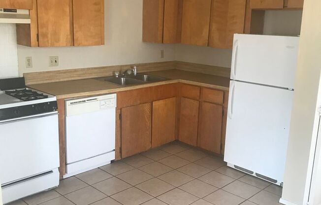 2 beds, 1 bath, $1,025