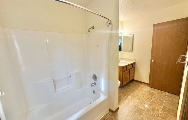 2 beds, 1.5 baths, $1,650, Unit 1