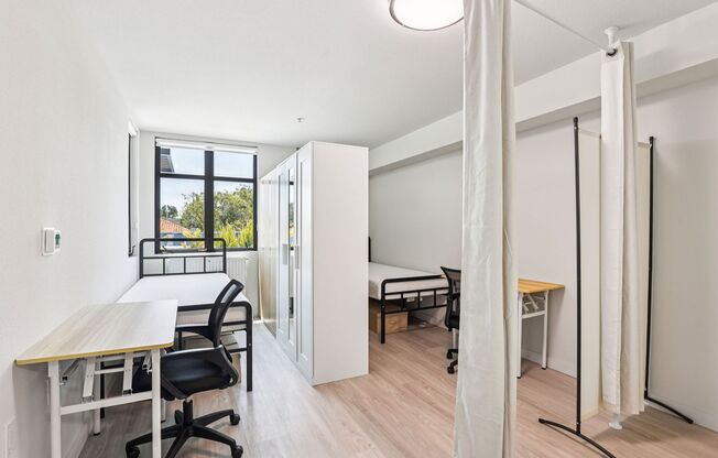 1 bed, 1 bath, 100 sqft, $950, Unit Shared Double - Shared  Double