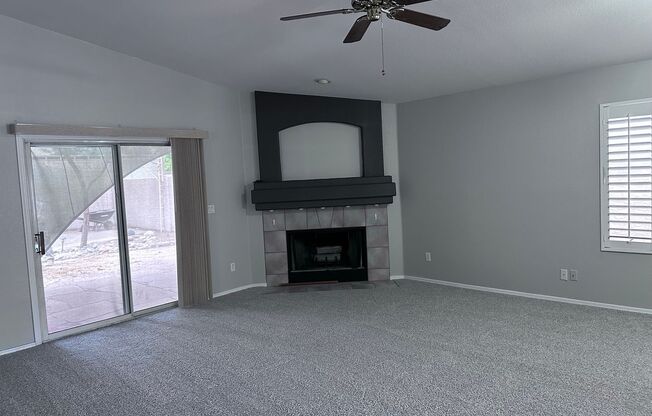 LOCATION!! 3 bed 2 bath single level home in Ahwatukee!