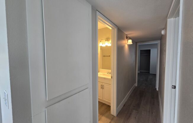 2 beds, 2 baths, 875 sqft, $1,395, Unit 13
