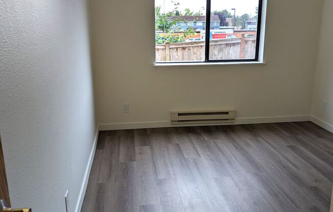 2 beds, 1 bath, 810 sqft, $2,195, Unit B101
