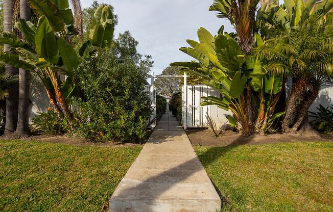 1402 - 1408 1/2 Grand Avenue