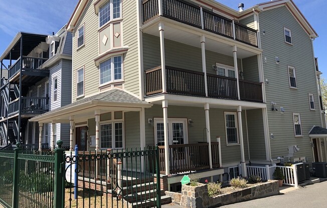 89 PEARL ST