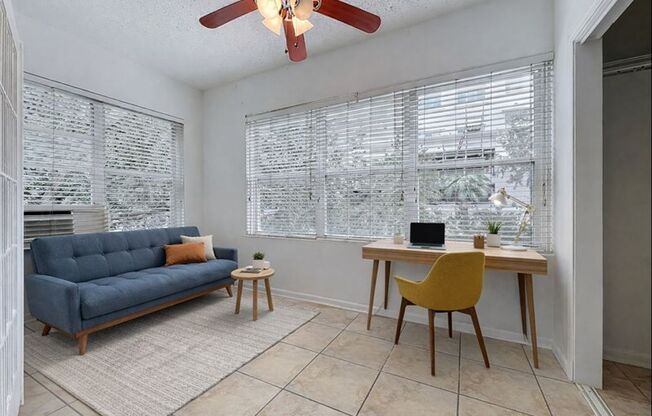 *Rare* Renovated 2 Bedroom 1 Free Parking Space Located Steps from Lake Eola, Downtown Orlando