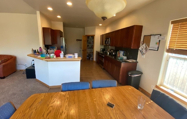 3143 ANNIE ST